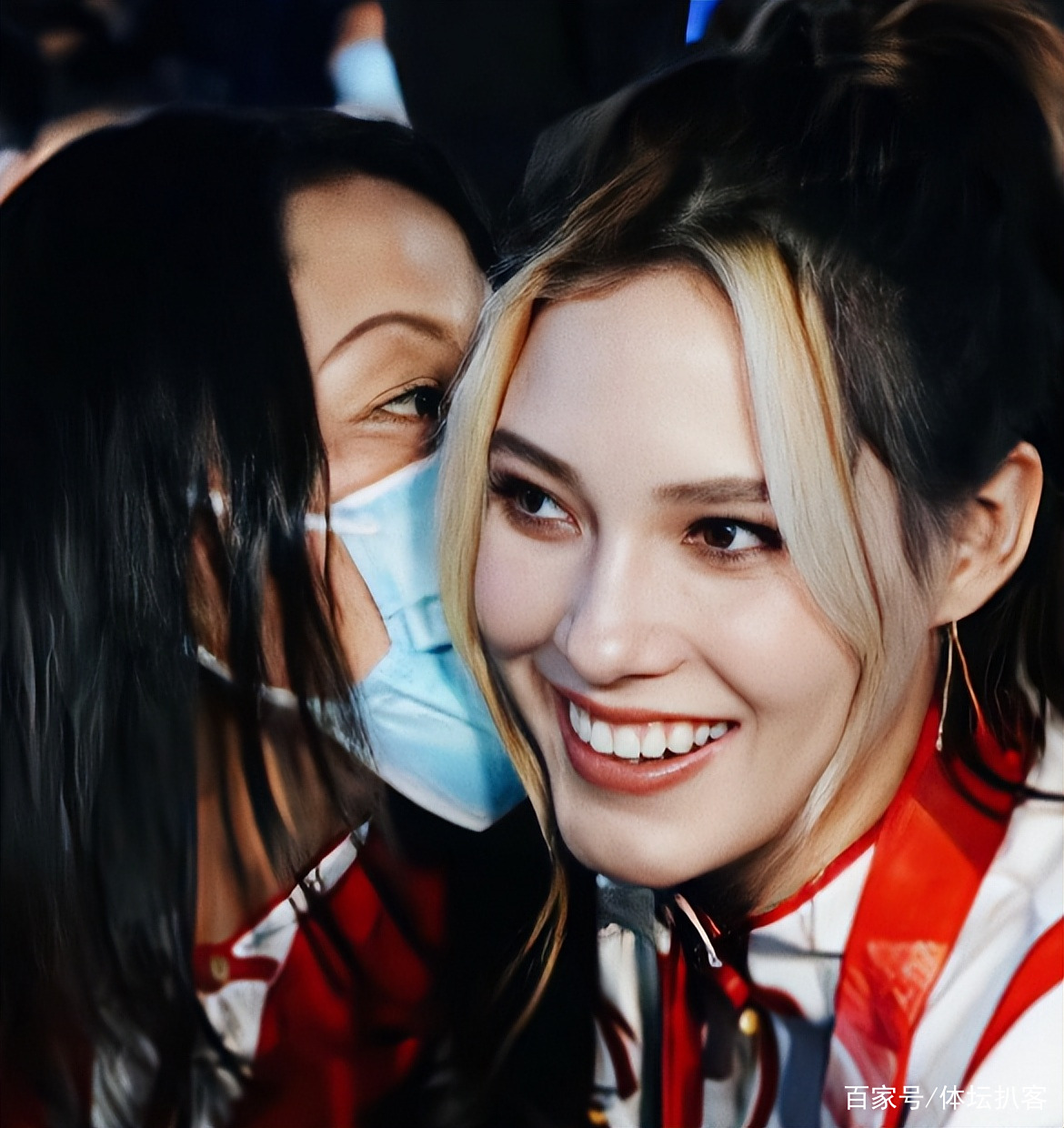 法国女子曲棍球队晋级半决赛,掌声雷动 法国女子曲棍球队晋级半决赛,掌声雷动