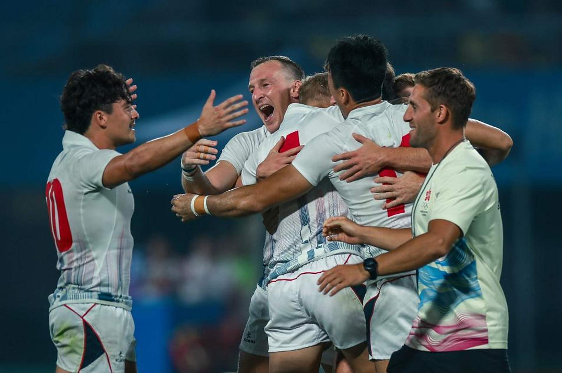 包含香港队大比分取胜,实现一波三连胜,战绩斐然的词条 包含香港队大比分取胜,实现一波三连胜,战绩斐然的词条