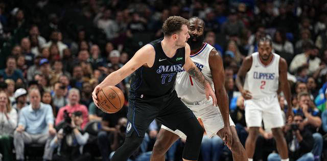 快船队逆转独行侠队晋级季后赛,掌声雷动的简单介绍 快船队逆转独行侠队晋级季后赛,掌声雷动的简单介绍